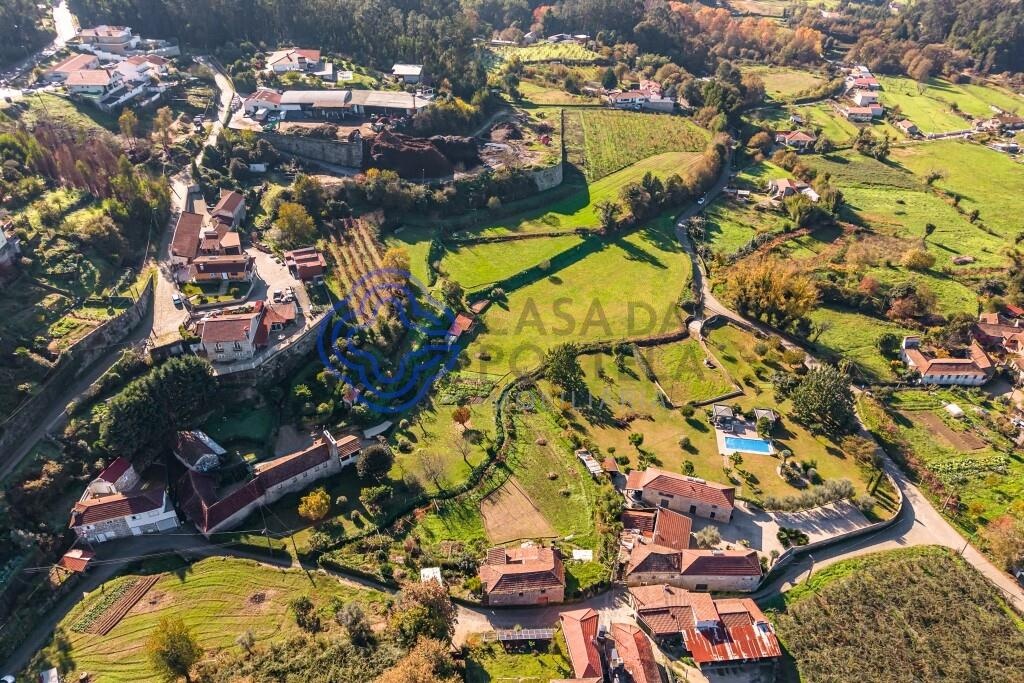 Venda de Quinta em Paço de Sousa com 11.000m²
